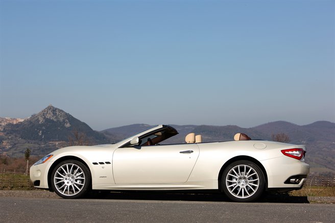 https://wcar.sets.lv/cars/Maserati/GranCabrio kabriolets/e79abd31d9957b9d72cf7dec8d91b212.jpg
